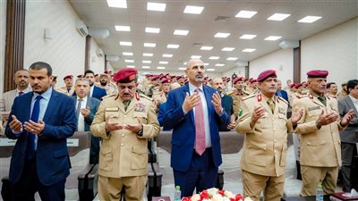  نائب رئيس المجلس القيادة الرئاسي باليمن يشهد تخرج عدد من الدفعات بالأكاديمية العسكرية العُليا (صور)