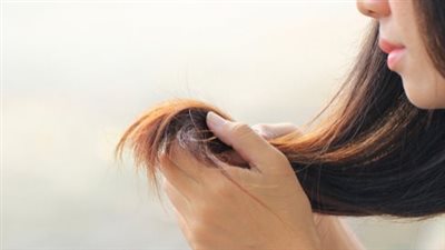 روتين العناية بالشعر.. كيفية التعامل مع الشعر المستقيم والمموج والمجعد