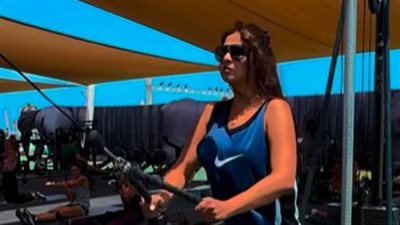  مقطع فيديو لـ ياسمين عبد العزيز يوضح خسارتها للوزن.. وآيتن عامر: عاش يا وحش