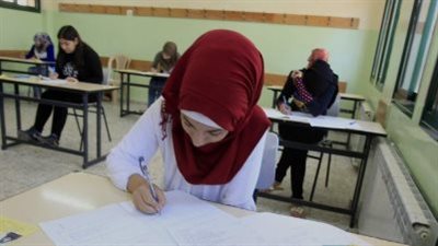 طلاب الثانوية العامة 2024 يبدأون امتحان اللغة الأجنبية الأولى