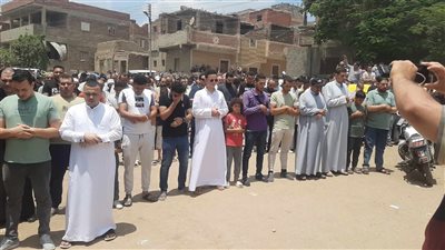 كهربا أبرز الحضور.. تشييع جثمان أحمد رفعت إلى مثواه الأخير في جنازة مهيبة