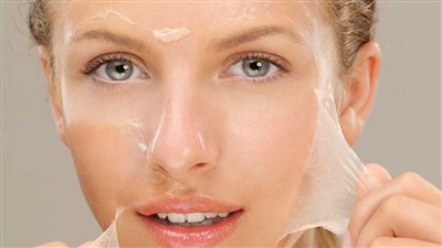 ما فوائد التقشير الكيماوي للبشرة؟