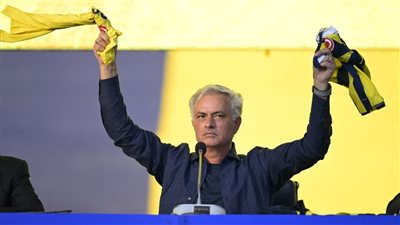 فضيحة مدوية.. رسائل 