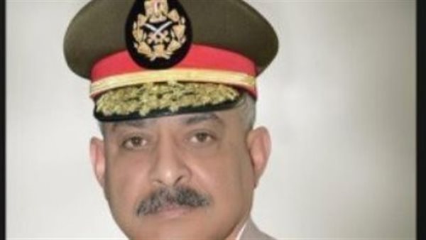 الأنواط والنياشين الحاصل عليها وزير الدفاع الجديد عبدالمجيد صقر