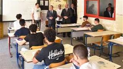 طلاب الثانوية العامة يؤدون اليوم امتحان الجيولوجيا وعلم النفس والجبر والهندسة