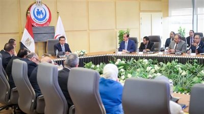  خالد عبدالغفار يوجه بحصر دورى على أرصدة الأدوية والمستلزمات ومعدلات الصرف