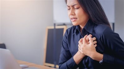 علاج ألم أسفل الثدي الأيسر