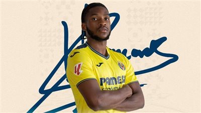 رسميا.. مانشستر يونايتد يعلن انتقال مدافعه إلى فياريال الإسباني