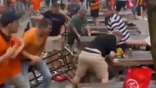 اشتباكات عنيفة بين جماهير إنجلترا وهولندا قبل نصف نهائي يورو 2024