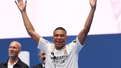 شاهد.. الظهور الأول لـ مبابي في سنتياجو برنابيو معقل ريال مدريد (صور)