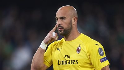 في عمر الـ 41.. بيبي رينا ينضم إلى كومو الإيطالي بعد مسيرة مميزة مع الكبار