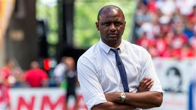 رسميا.. ستراسبورج الفرنسي يعلن رحيل مدربه باتريك فييرا