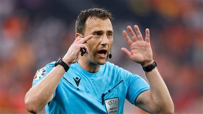 اتُهم بالرشوة وعوقب بالإيقاف وبطل واقعة مُثيرة.. من هو حكم مباراة الأهلي وبيراميدز؟