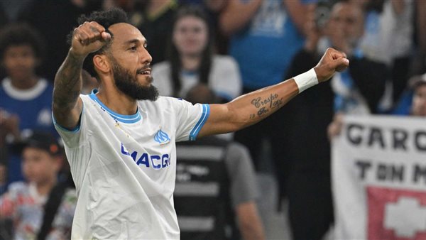 عاد إلى مارسيليا.. أوباميانج يغادر معسكر الجابون قبل مواجهة كوت ديفوار