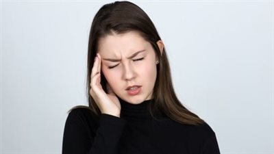الوقاية من الصداع النصفي الهرموني بـ 4 خطوات مهمة للنساء