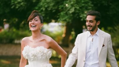 الفنانة مروة انور وخطيبها يتصدران التريند (صور)