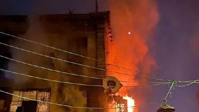 إصابات وخسائر مادية.. السيطرة على حريق هائل في منطقة الموسكي بالقاهرة (فيديو)