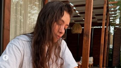  نسليهان أتاغول وزوجها يتصدران التريند.. يبدو عليها الحمل في الشهور الأولى (صور)