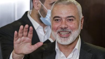 أمير قطر وقيادات الفصائل الفلسطينية يؤدون صلاة جنازة إسماعيل هنية