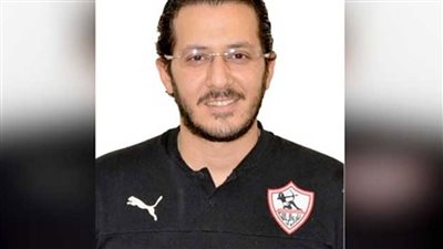 طبيب الزمالك المصري يطمئن على زيزو بعد إصابته مع المنتخب الأولمبي أمام باراجواى