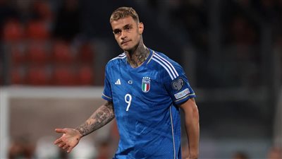 أتالانتا يتلقى ضربة قوية قبل أسبوع من السوبر الأوروبي.. إصابة هدافه بالرباط الصليبي