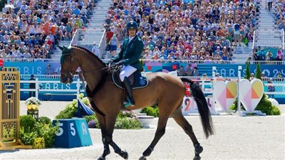 الميدالية التاريخية تقترب.. الفارس السعودي عبدالرحمن الراجحي يتأهل لجولة الحسم في أولمبياد باريس