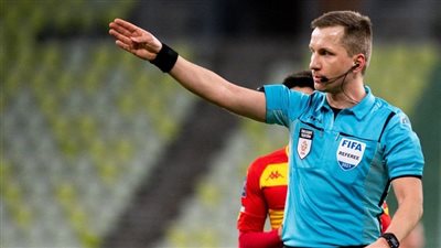 القبض على حكمين في حالة سُكر قبل مباراة بـ دوري أبطال أوروبا