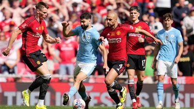 مانشستر سيتي يتحدى مان يونايتد في نهائي كأس الدرع الخيرية.. موعد المباراة والقنوات 