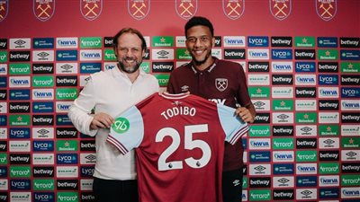 رسميًا.. وست هام الإنجليزي يخطف مدافع برشلونة السابق من يوفنتوس