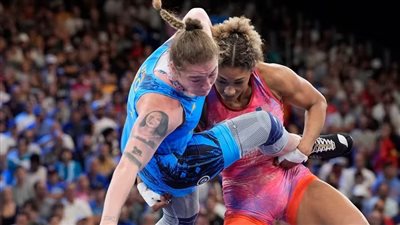 مصارعة تتعرض لإصابة مروعة في أولمبياد باريس (صور)