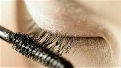 زيت الخروع للرموش والحواجب.. اعرفي طريقة استخدامه لتكثيف الشعر
