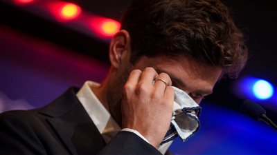 بالدموع.. سيرجي روبيرتو يودع برشلونة بكلمات أخيرة: سأعود يومًا ما