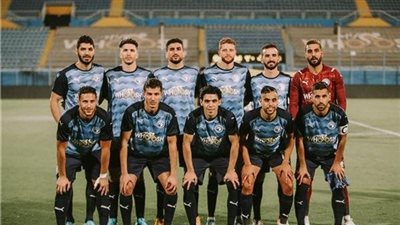 هل يسعى الأبيض المصري في ضم مدافع بيراميدز الحالي إلى صفوفه؟