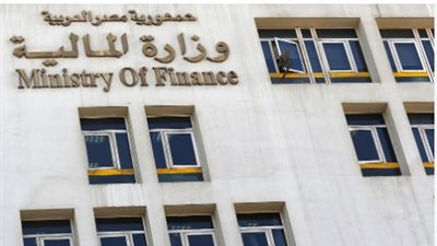 موعد بدء صرف رواتب شهر أغسطس للعاملين بالحكومة