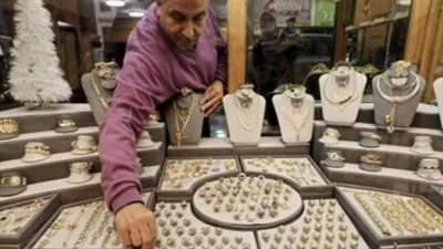 أسعار الذهب اليوم السبت.. عيار 21 يسجل 3475 جنيها