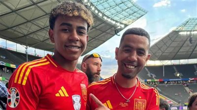 أول ظهور لـ لامين يامال بعد حادث طعن والده في المستشفى (فيديو)