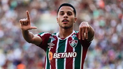 أولى صفقاته الصيفية.. الأهلي السعودي يقترب من ضم نجم برازيلي 