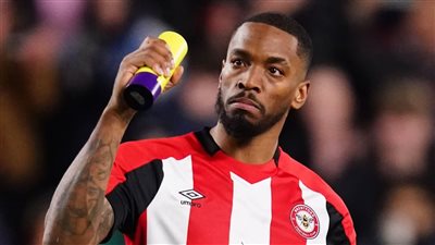 الأهلي السعودي يقدم عرضا جديدا لضم إيفان توني