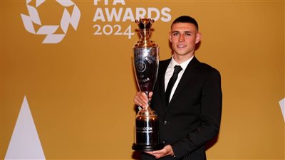 النجم الشاب فيل فودين يسيطر على جوائز الموسم في إنجلترا