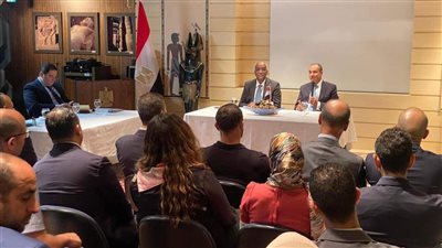 وزير الخارجية يلتقي برموز الجالية المصرية في طوكيو