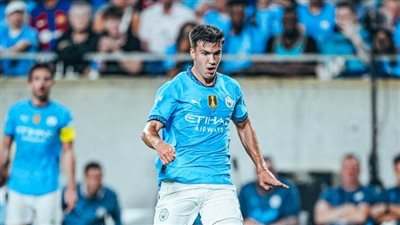 رسميا.. مانشستر سيتي يعلن انتقال لاعبه ماكسيمو بيروني إلى كومو الإيطالي