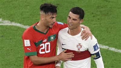 الأهلي يحسم صفقة أشرف داري.. والد اللاعب يكشف لـ 