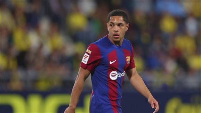 لضمه في يناير.. مانشستر يونايتد يقترب من التعاقد مع مهاجم برشلونة السابق