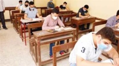 طلاب الثانوية العامة 2024 دور ثان يبدأون امتحان الاقتصاد
