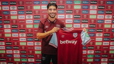 الصفقة التاسعة.. وست هام يعلن ضم الإسباني كارلوس سولير