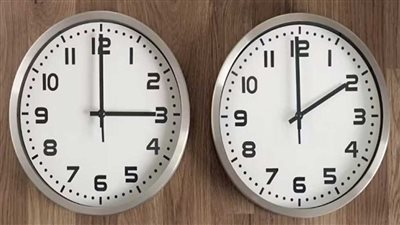 كيفية ضبط الساعة يدويًا للتوقيت الشتوي 2024