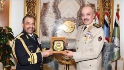 الفريق أحمد خليفة يلتقى رئيس أركان قوات السلطان المسلحة بسلطنة عمان