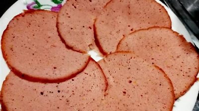 طريقة عمل اللانشون البيتى 