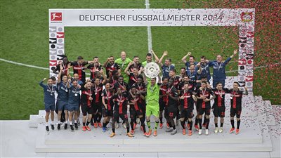 مفاجأة الكرة الذهبية.. جيرونا وليفركوزن بقائمة جائزة أفضل ناد في العالم