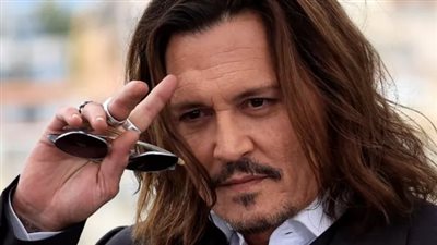 جوني ديب يظهر بأسنان لامعة بعد سنوات من التنمر على شكلها القديم (صورة)